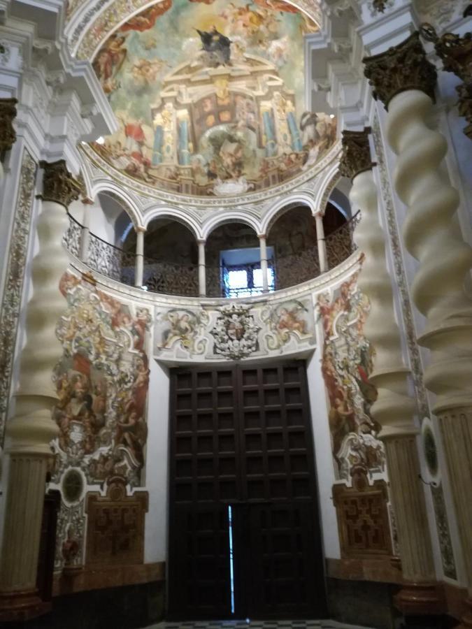 Hispalis Santa Angela Sevilla Bagian luar foto