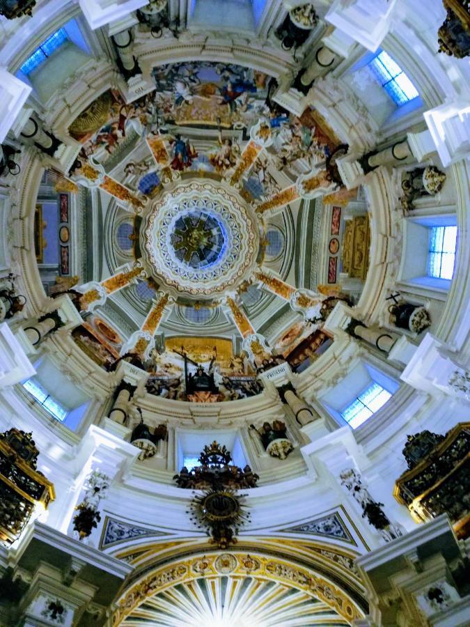 Hispalis Santa Angela Sevilla Bagian luar foto